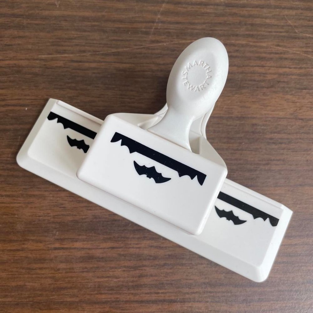 Martha Stewart Bats Scrapbook Border/Edge Hole Puncher